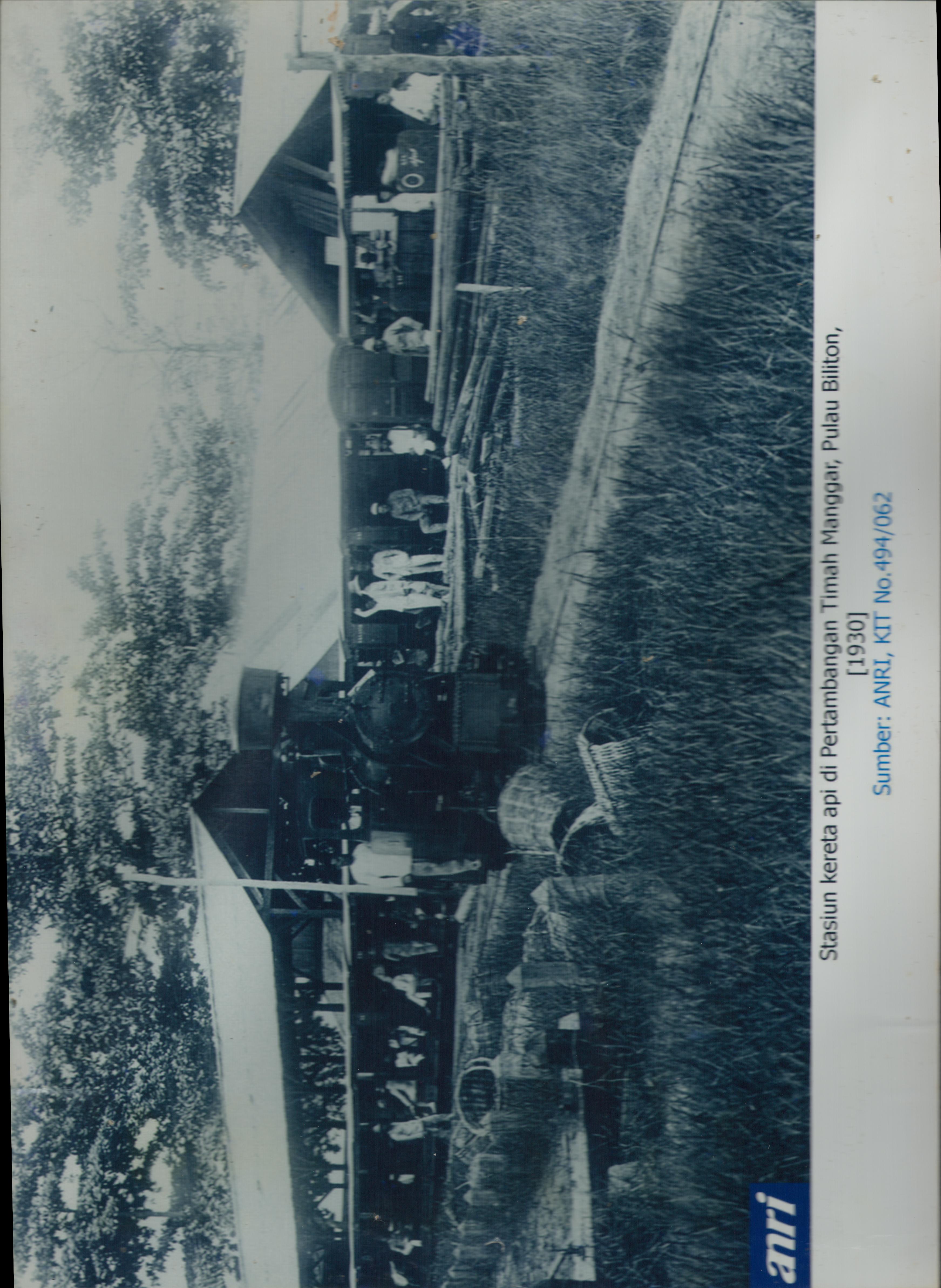 Stasiun kereta api di pertambangan timah Manggar, Pulau Biliton, tahun 1930
