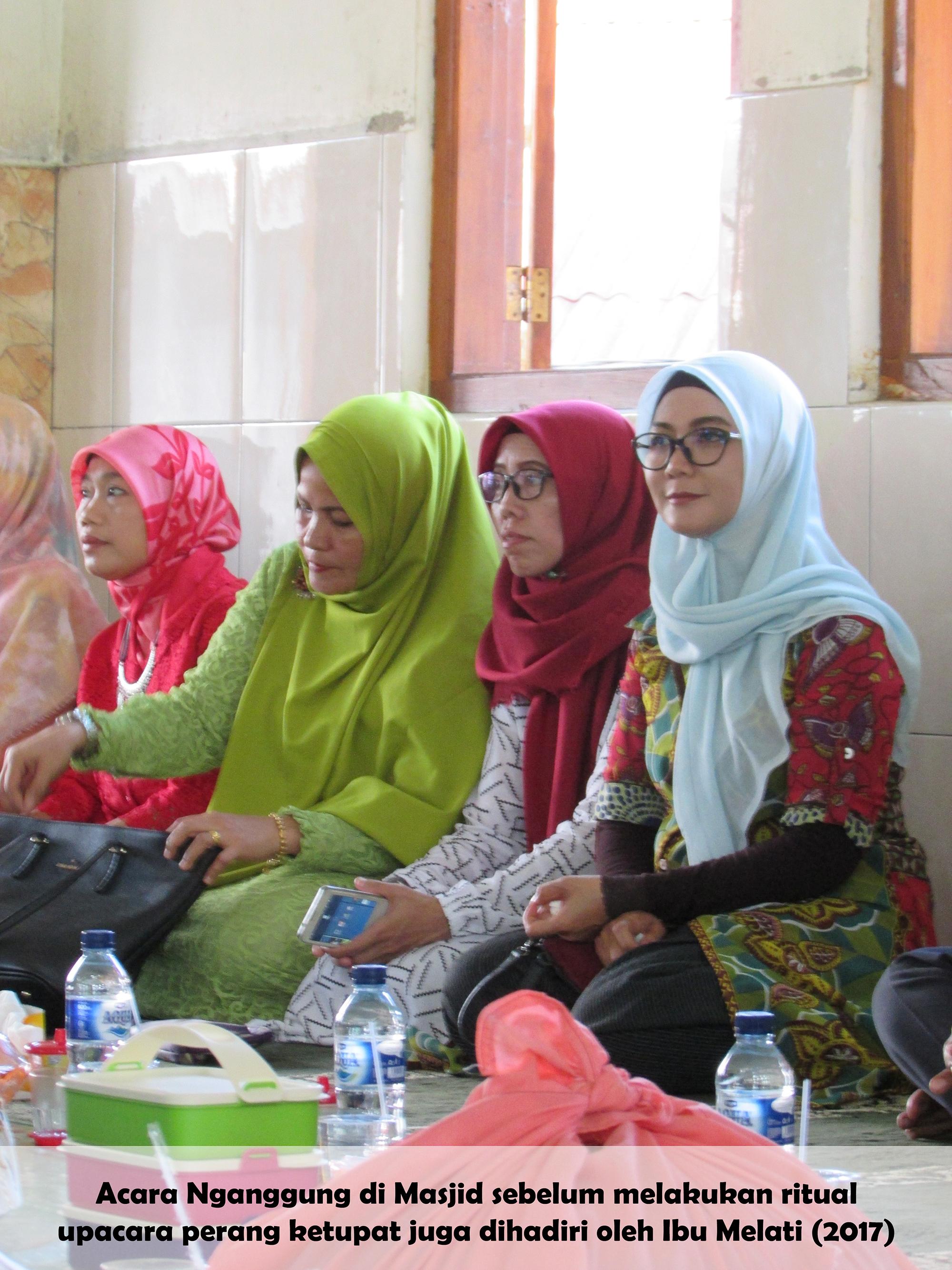 TRADISI PERANG KETUPAT DI DESA TEMPILANG, BANGKA BARAT, TAHUN 2017