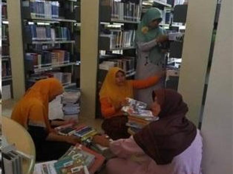 Weeding Sebagai Upaya Pelestarian Koleksi Perpustakaan