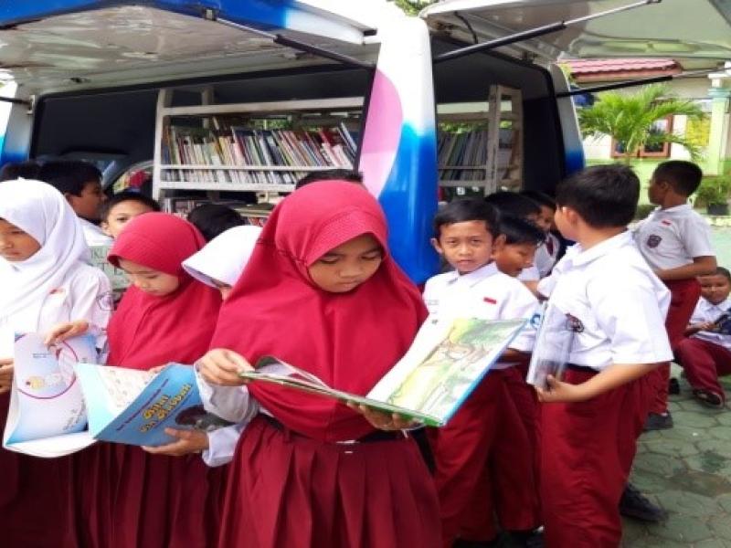 THE IMPLEMENTATION OF MOBILE LIBRARY SERVICE  IN THE AGENCY OF ARCHIVE AND LIBRARY OF BANGKA BELITUNG PROVINCE ON FEBRUARY 2019