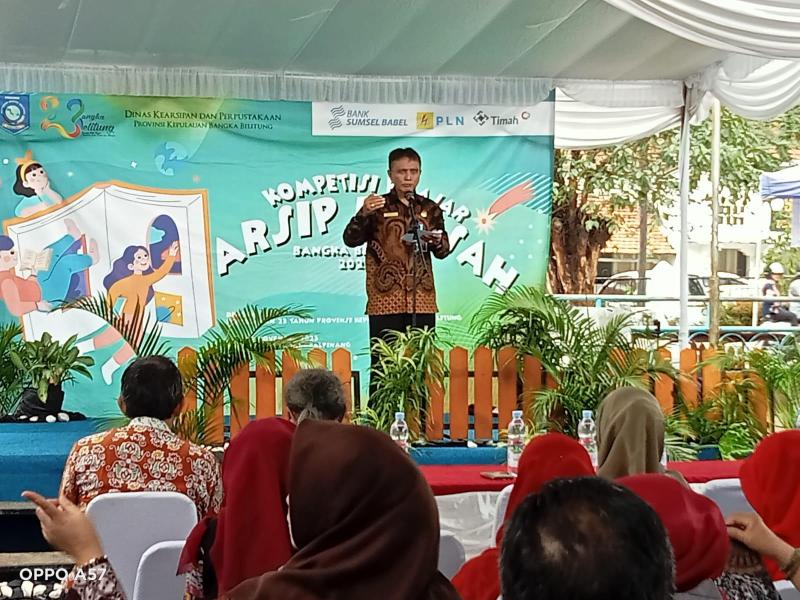 Kepala DKPUS Buka Pameran “Jejak Arsip Perjuangan Pembentukan Provinsi” 