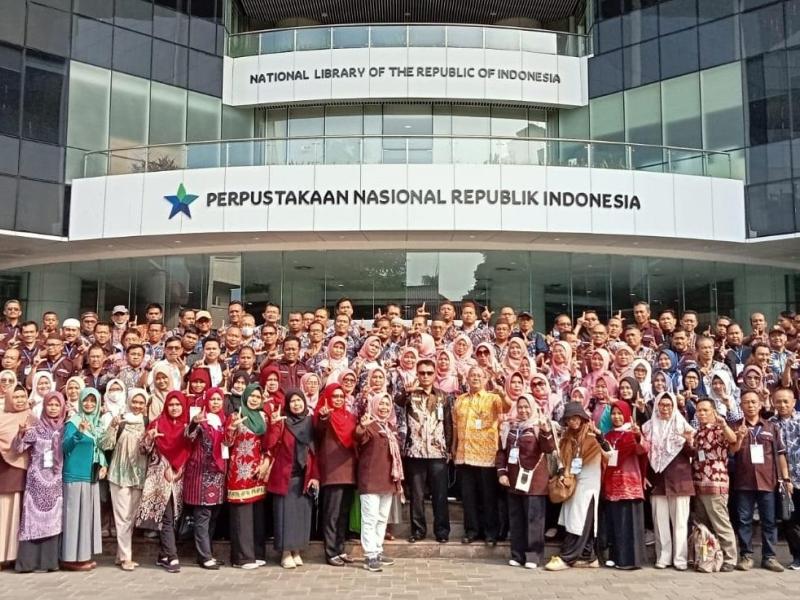 Tambah Wawasan Soal Perpustakaan, Kepala SMK Yanpentob Sebut Gebrakan DKPUS Babel Luar Biasa