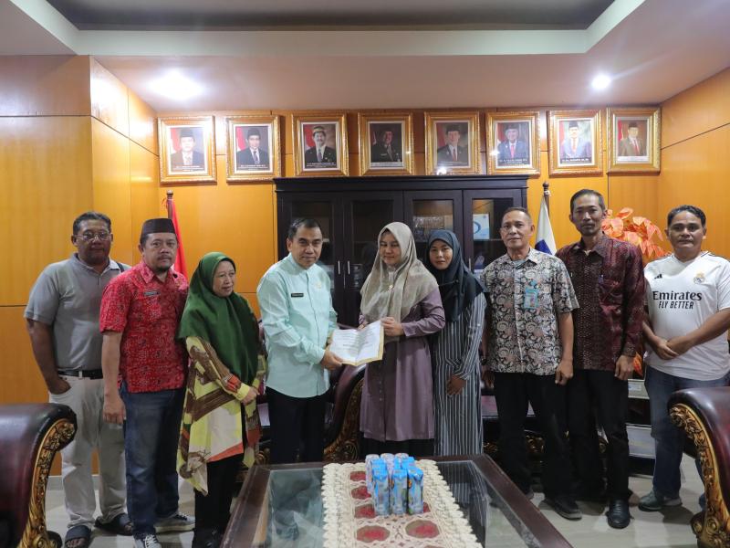 ASN Peduli Babel dan KORPRI Berikan Santunan Rp10.100.000 ke Keluarga Alm Habi Arsa