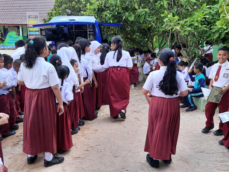 PELAKSANAAN PELAYANAN PERPUSTAKAAN KELILING  DINAS KEARSIPAN DAN PERPUSTAKAAN  PROVINSI KEP. BANGKA BELITUNG DI SDN 1 AIR GEGAS, DESA AIR BARA, KEC. AIR GEGAS, KAB. BANGKA SELATAN