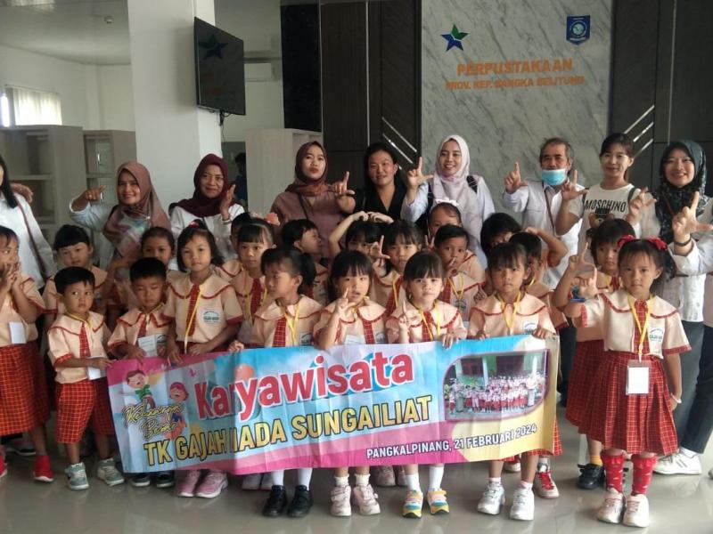 Puluhan Anak TK Gajah Mada Diajak Nonton Kartun Cerita Rakyat Babel di Miniteater GLP