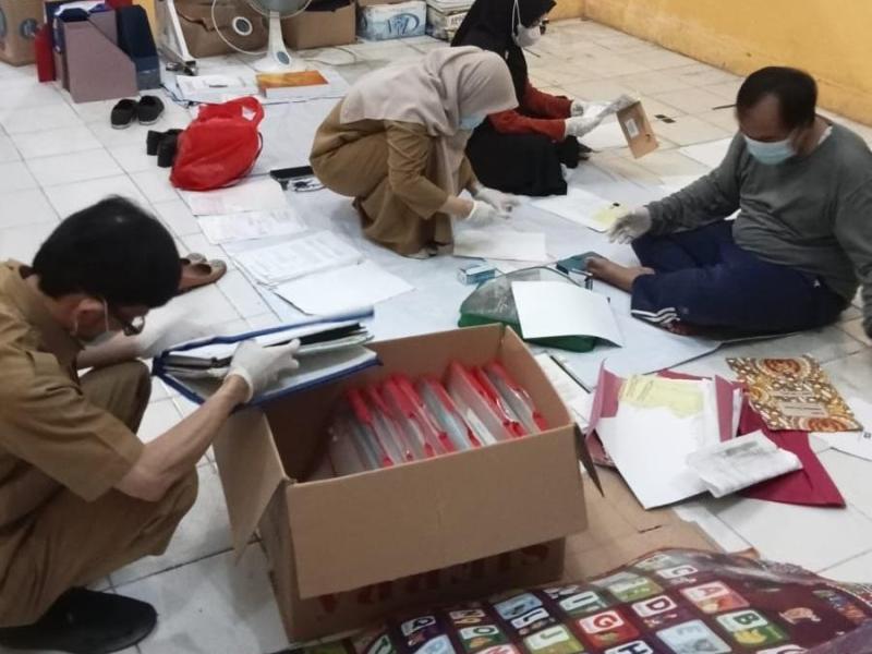 Puasa tak Mempengaruhi DKPUS Lakukan Pemilahan Arsip Internal