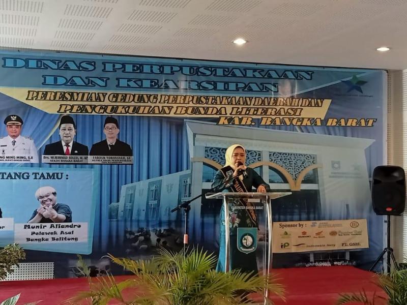 Sri Rahayu Naziarto Ingatkan Hal Ini saat Pengukuhan Bunda Literasi Bangka Barat 