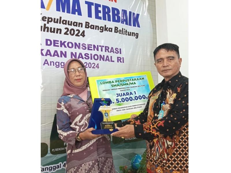 Serahkan Hadiah Pemenang, Rakhmadi Berharap Perpus SMKN 1 Tanjungpandan Masuk 3 Besar Nasional