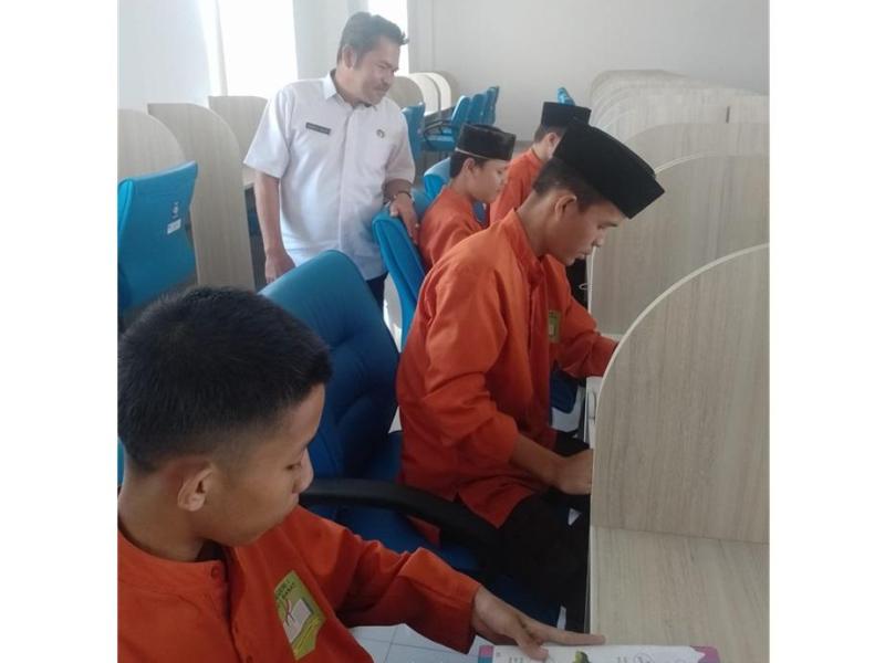 Belasan Siswa Relawan Perpustakaan SMAN 1 Mendo Barat Kunjungi Perpusprov 