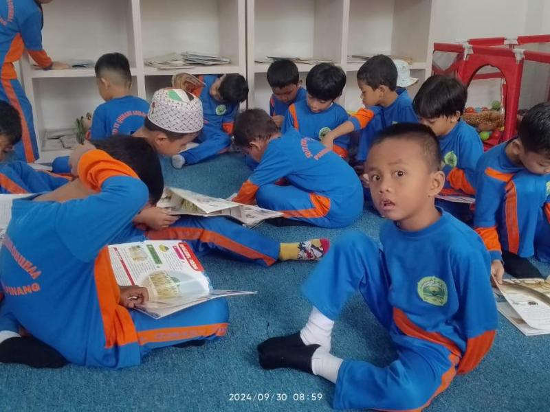 Akhir September, Puluhan Siswa-Siswi SD IT Ad Dhuha Diajari Cara Bermain dan Cinta Buku di Perpusprov