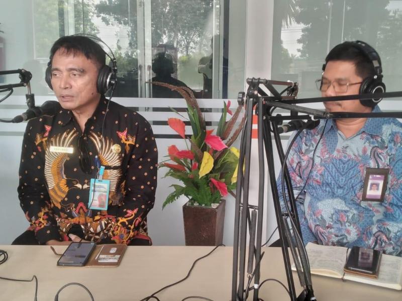 Kepala DKPUS Rakhmadi Papar Strategi "Membumikan Literasi di Babel" via RRI Sungailiat