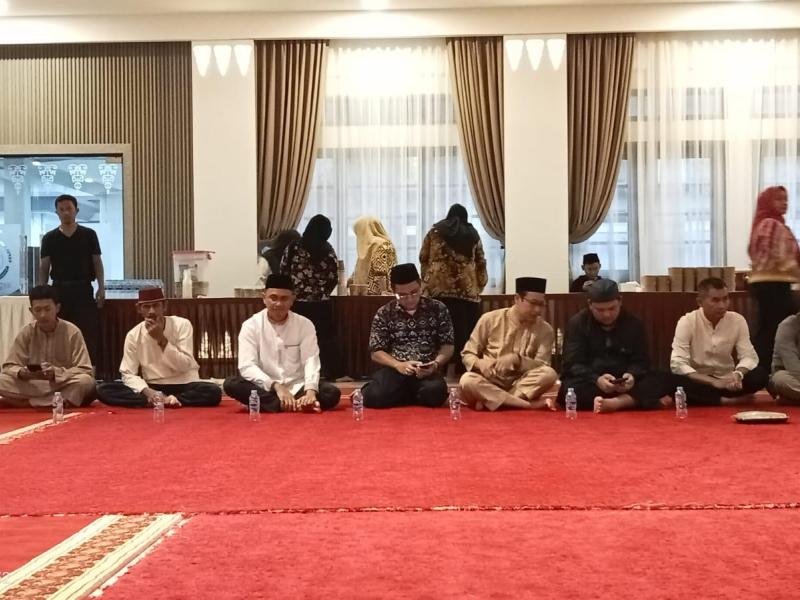 Plt Kepala DKPUS Buka Puasa Bersama di Rumdis Gubernur