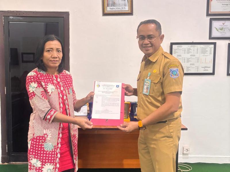 Plt. Kepala DKPUS Babel Teken MoU/PKS Bersama 18 SD/SMP di Pangkalpinang 