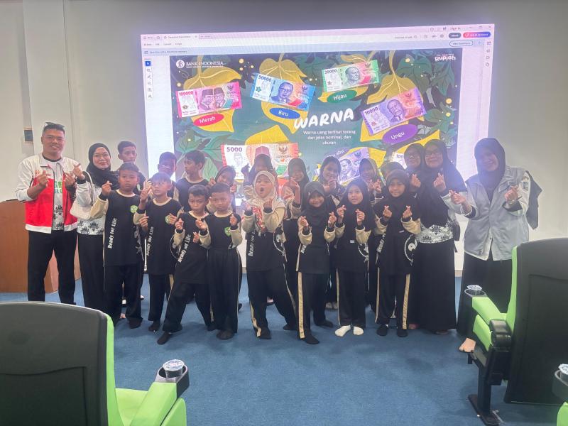 Perpusprov Babel Sosialisasikan Literasi CBP Rupiah bagi Siswa SDN 12 Airgegas