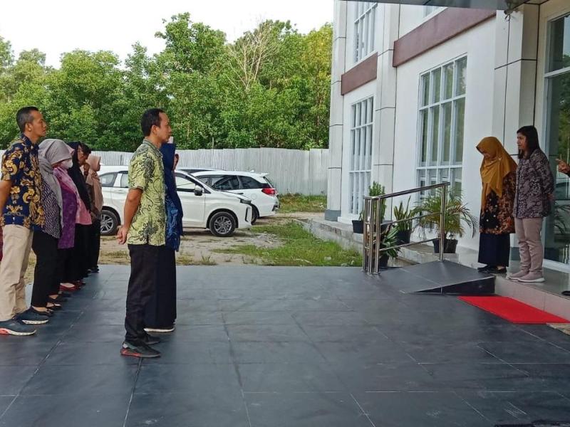 Mulai jadi Pembina Apel, Pegawai DKPUS Babel Dibiasakan Bicara di Depan Publik