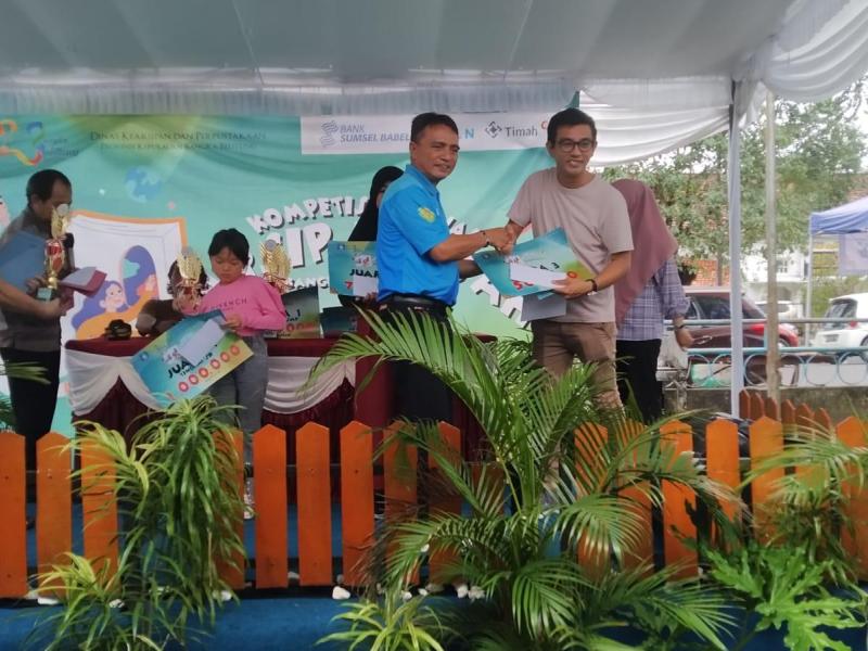 Kepala DKPUS Tutup Pameran Arsip “Jejak Arsip Perjuangan Pembentukan Provinsi Babel”