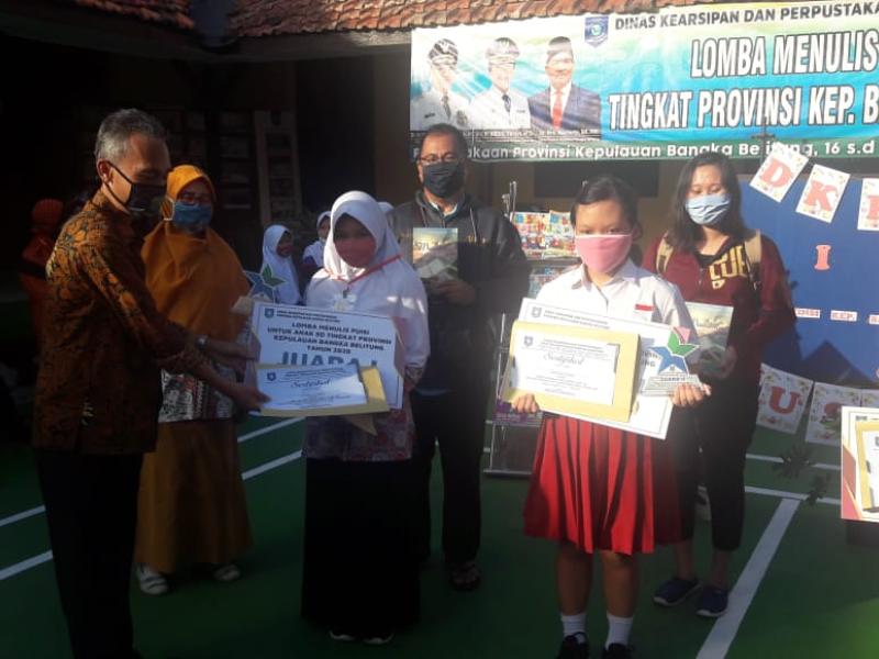 Adinda Rania Juara I Lomba Menulis Puisi Tingkat Provinsi