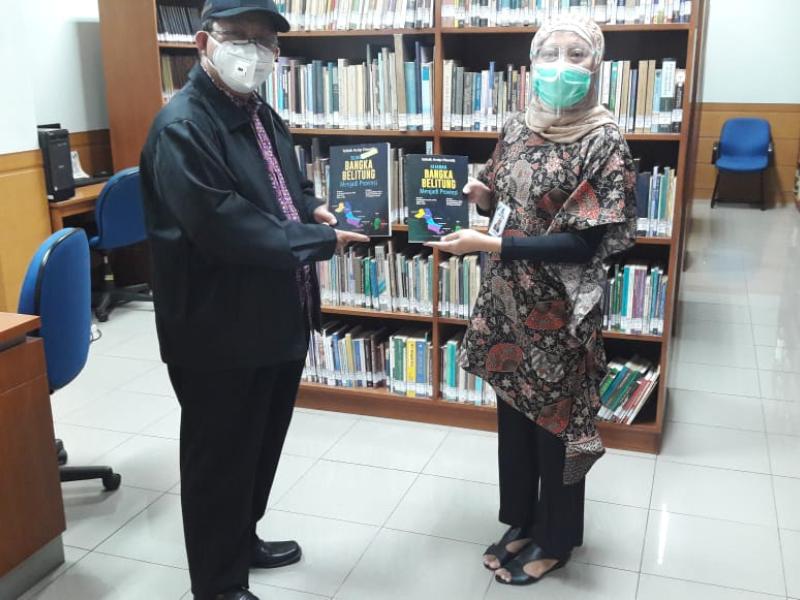DKPUS Serahkan Buku Sejarah Babel Ke Perpusnas dan ANRI