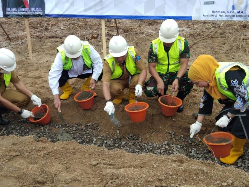Pj Gubernur Resmi Letakkan Batu Pertama Pembangunan Gedung Perpusprov Babel