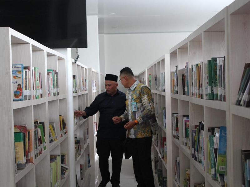 Bantu Tingkatkan Kunjungan, Yopi Minta Seluruh Pegawai DKPUS Ikuti Medsos Perpusprov