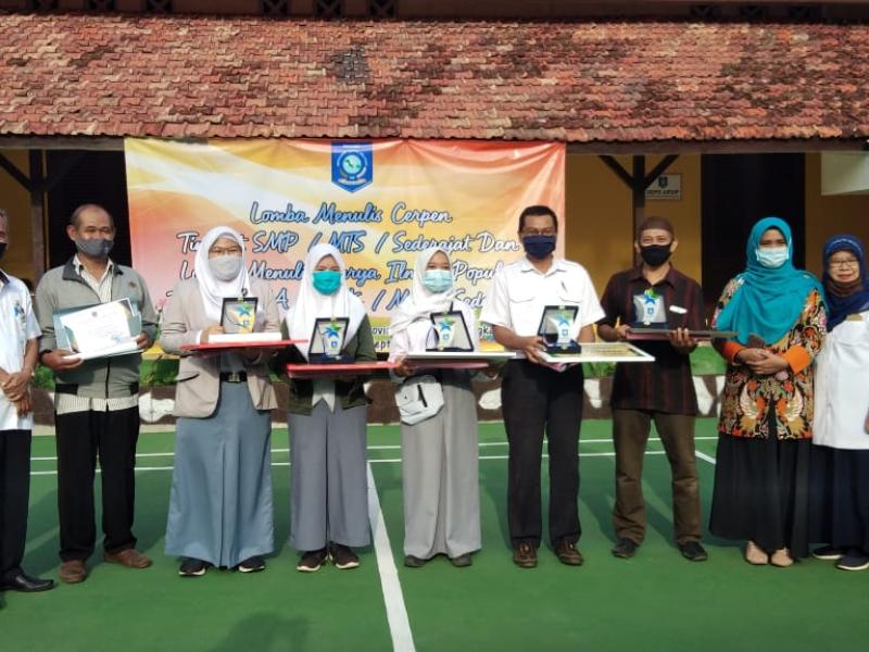 Siswi SMAN 1 Pangkalpinang Juara I Lomba Menulis Karya Ilmiah Populer 2020