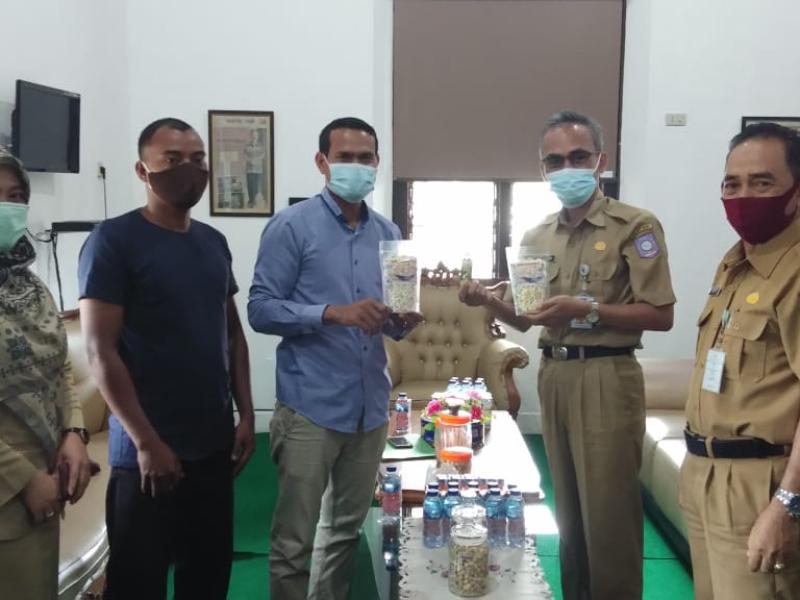 Kades dan BPD Beruas Kunjungi DKPUS Babel, Berencana Dirikan Perpusdes