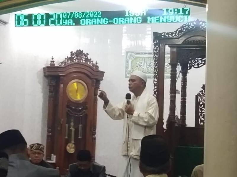 Kepala DKPUS Babel Rakhmadi Berbagi Ilmu Literasi Bersama Jamaah Masjid Al Qurbah