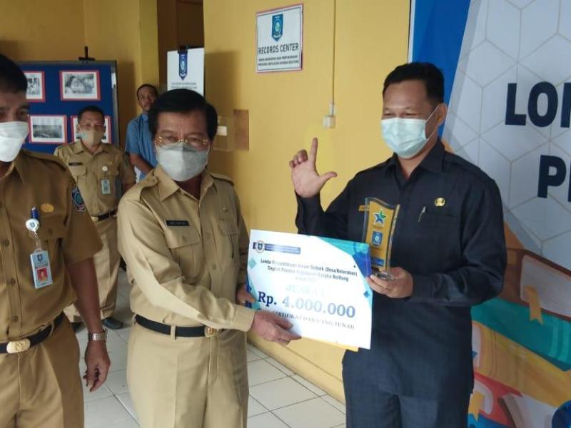  Wagub Serahkan Hadiah Lomba Perpustakaan Umum & SLTA Terbaik, Mikhaella Wakili Babel