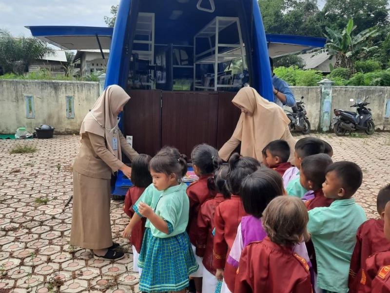 Perpustakaan Keliling Provinsi Babel Sambangi Dua Desa di Kabupaten Bangka 
