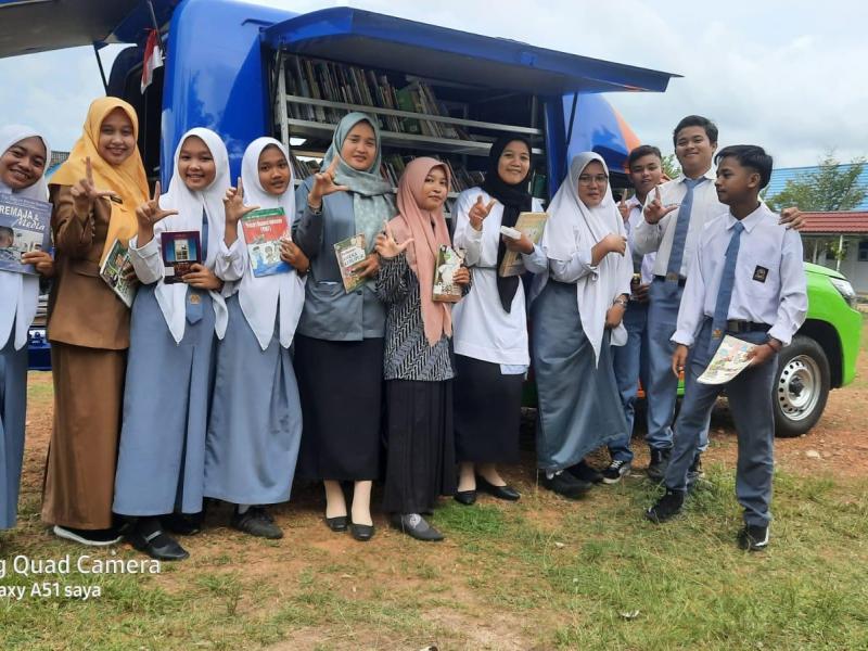 Selain Pusling, DKPUS Berikan Pembinaan Akreditasi Perpustakaan di SMKN dan SMAN 1 Koba
