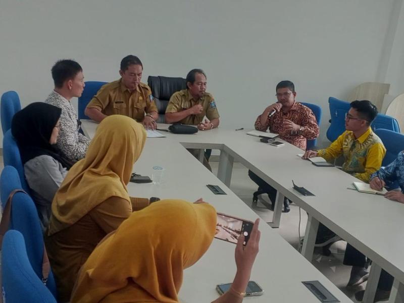 Plt. Kepala DKPUS Mengadakan Rapat Dalam Pemantapan Waktu Kegiatan Pengukuhan Bunda Literasi