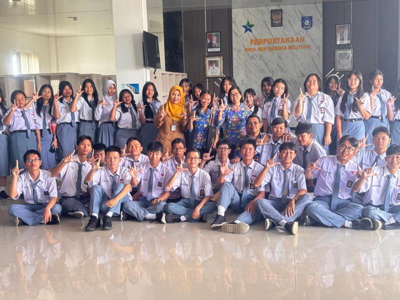 Puluhan Siswa dan Guru SMKTunas Karya Studi Tiru ke Perpusprov Babel