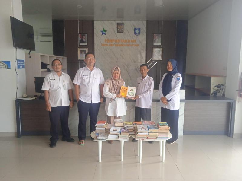 Penyerahan Hibah Buku dari Dinas Kebudayaan dan Kepemudaan Olahraga Prov. Babel Kepada Perpusprov Babel