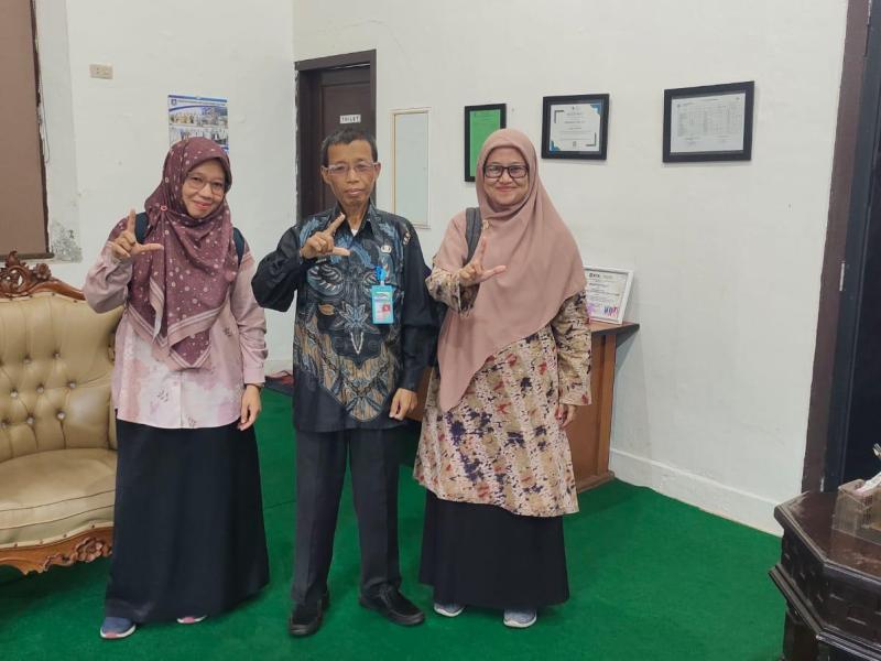 Kunjungan Dari Komunitas Penggiat Literasi SEKATA ke DKPUS Babel