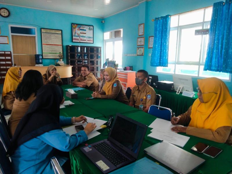 Tim Assesor DKPUS Babel Melakukan Pembinaan di Perpustakaan SMAN 4 Pangkalpinang
