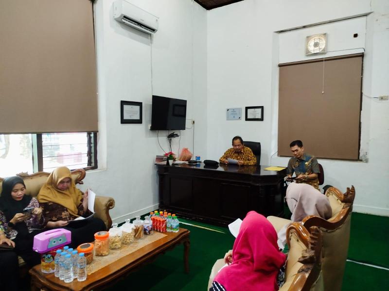Plt. Kepala DKPUS Mengadakan Rapat Intenal dengan Bidang Kearsipan dan Bidang Kepegawaian