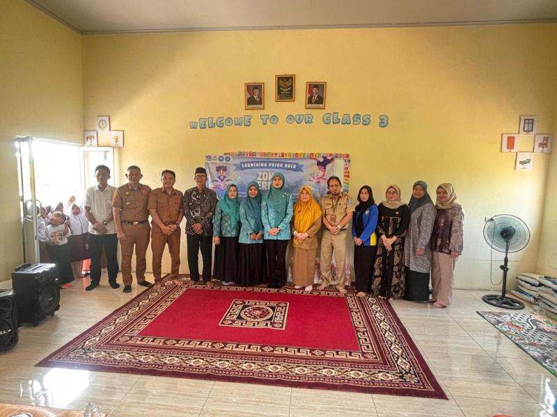 Plt. Kepala DKPUS dan Pustakawan Menghadiri Kegiatan Launcing Pojok Baca di SDN 10 Namang