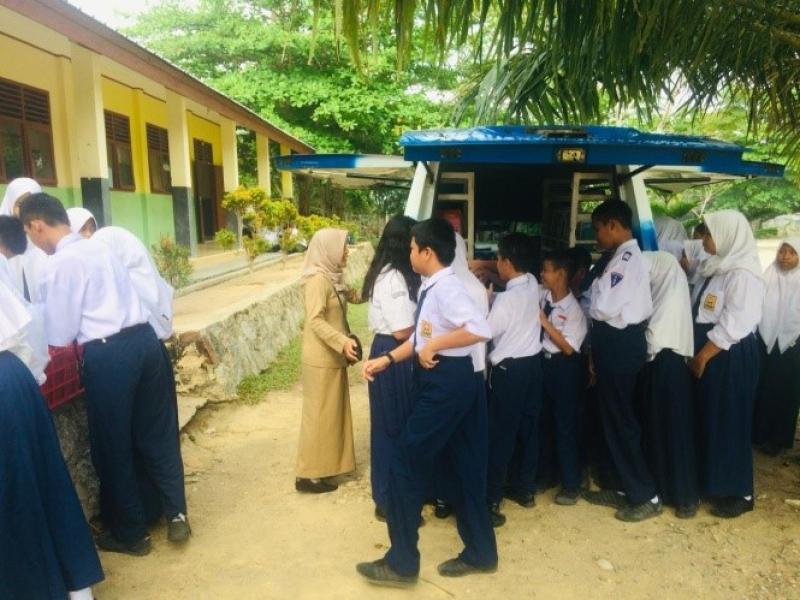 PELAKSANAAN PELAYANAN PERPUSTAKAAN KELILING  DINAS KEARSIPAN DAN PERPUSTAKAAN  PROVINSI KEP. BANGKA BELITUNG  DI SMPN 1 PANGKALANBARU KAB. BANGKA TENGAH