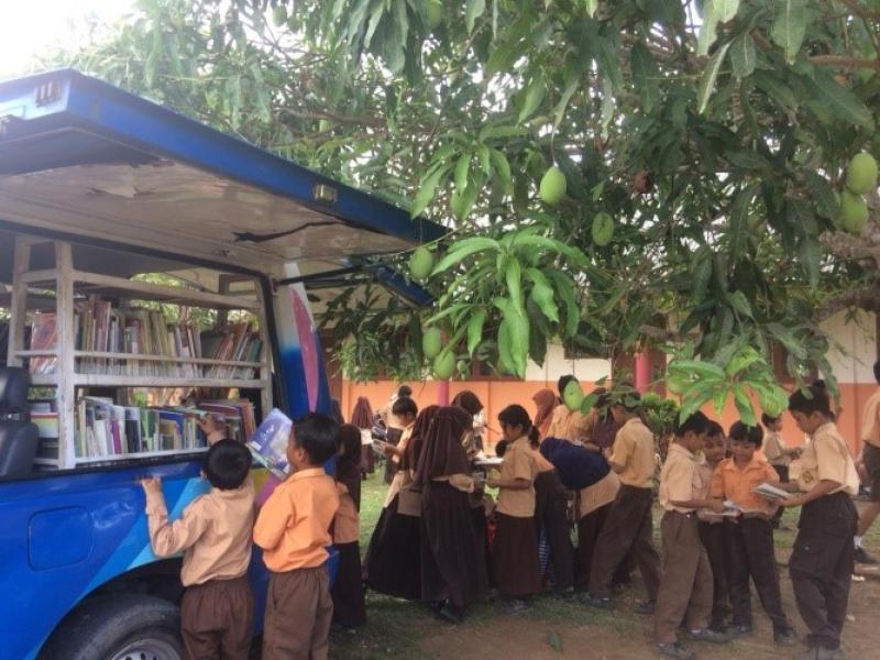PELAKSANAAN PELAYANAN PERPUSTAKAAN KELILING  DINAS KEARSIPAN DAN PERPUSTAKAAN  PROVINSI KEP. BANGKA BELITUNG  DI SDN 6 TEMPILANG KAB. BANGKA BARAT
