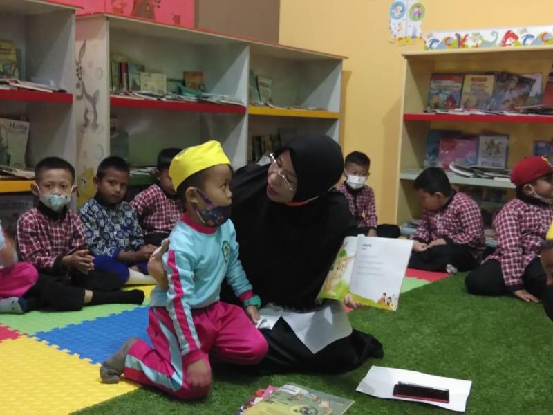 Ajak Puluhan Anak, Guru TK Tharikul Jannah Ngaku Dapat Banyak Ilmu di Perpusprov Babel