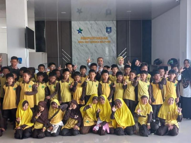 Lagi, Puluhan Siswa Adh-Dhuhaa Nikmati Suasana Miniteater Perpusprov Babel