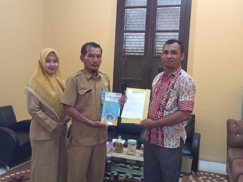 DKPUS Babel Terima Hibah Buku dari Dosen UBB