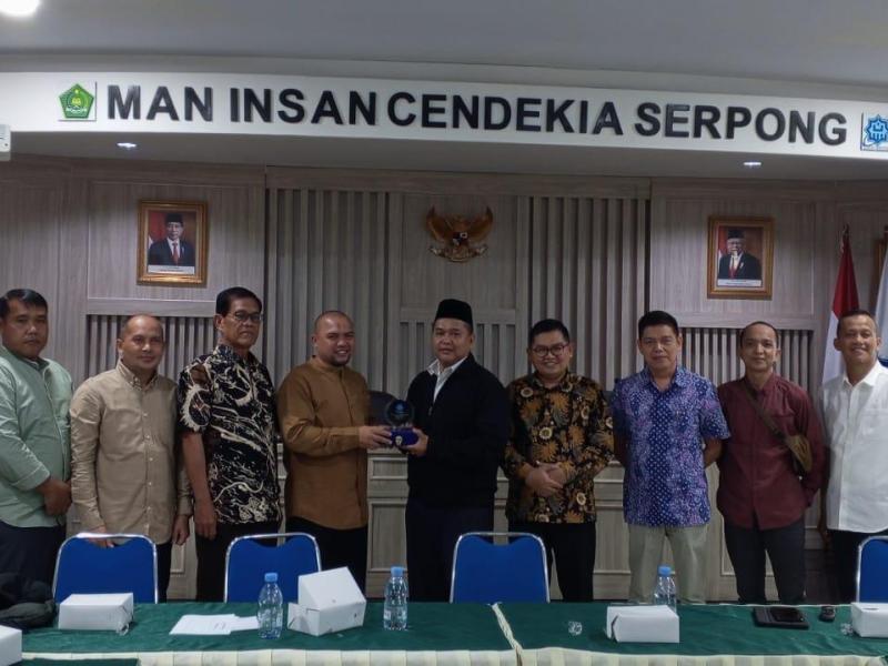 Kunjungi SMAN 11 Tangerang, DPRD Babel Berharap 1 Persen Dana Disdik Masuk ke DKPUS  