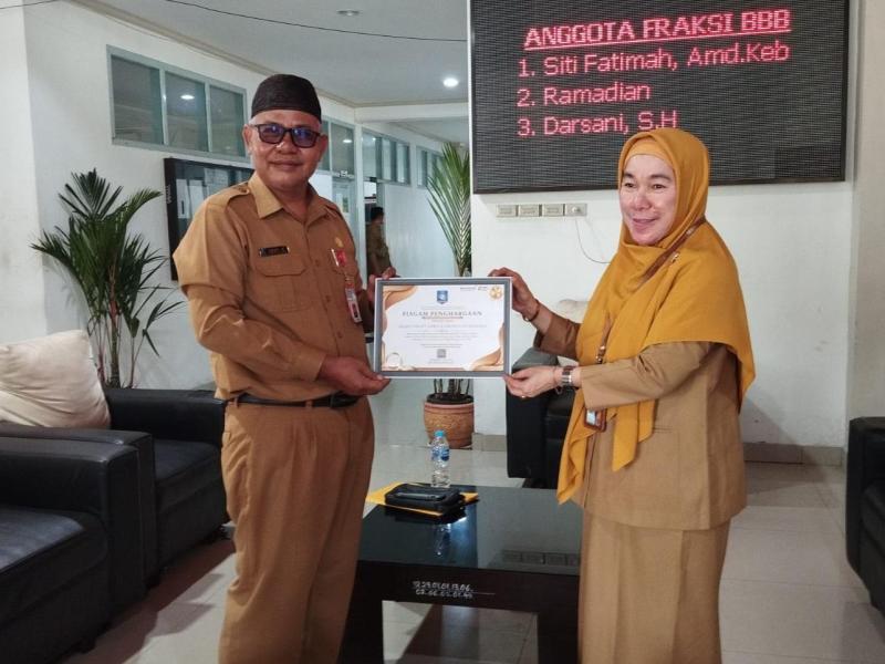 DKPUS Babel Berikan Penghargaan ke DPRD Bangka 