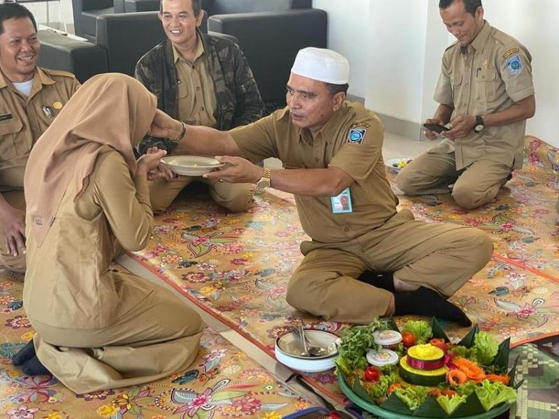 Tanda Gedung Layanan Perpustakaan Dibuka untuk Umum, DKPUS Babel Gelar Doa Bersama 