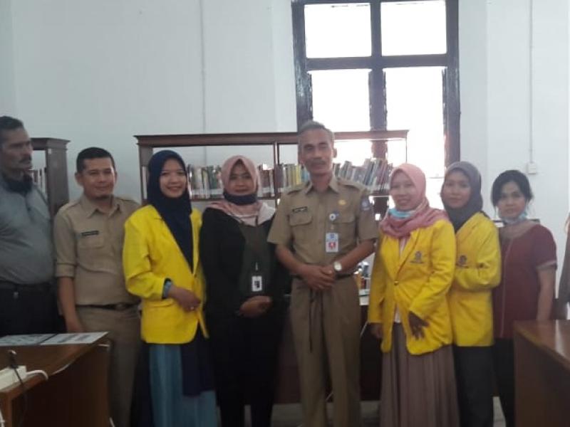 Kepala DKPUS Babel Dr Asyraf Suryadin menerima Mahasiswa PKL Perpustakaan UT, Selasa 11 Agt 2020.