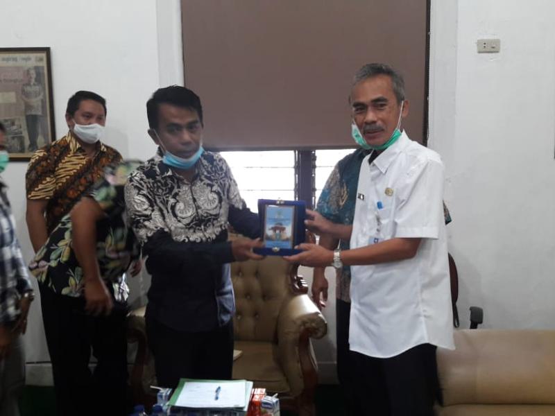 Anggota DPRD Belitung saat berkunjung ke DKPUS Babel, Belajar Penyelenggaraan Kearsipan dan Perpustakaan Babel, Rabu 5 Agt 2020.