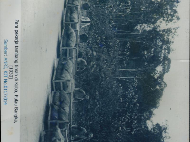 Pekerja tambang timah di Kota Koba Tahun 1930