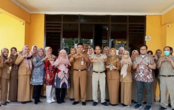 Rakhmadi Kepala DKPUS Babel bersama Tim ANRI dan peserta Bimtek Risk Assessment, Selasa (21/2/2023). 
