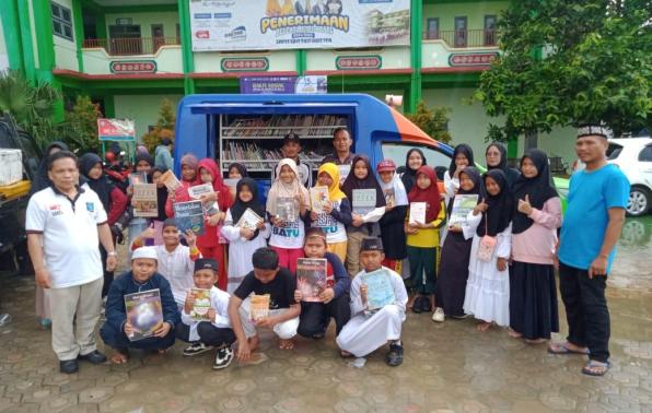 Tim Pusling DKPUS Provinsi Kepulauan Bangka Belitung bersama siswa SDIT Al-Mansyur Desa Balun Ijuk, Minggu 10 Maret 2024.